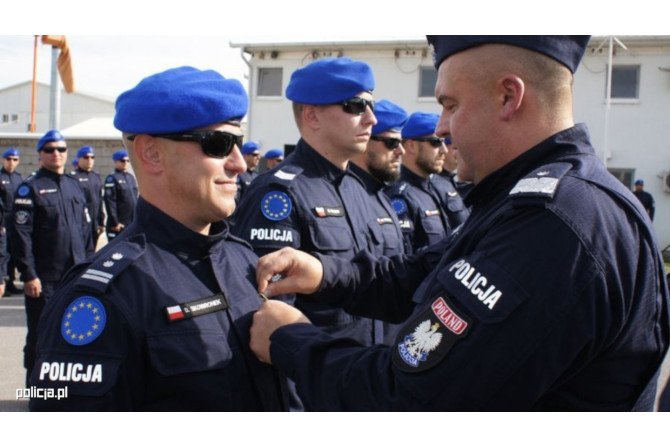 Medale dla funkcjonariuszy Jednostki Specjalne Polskiej Policji w Kosowie