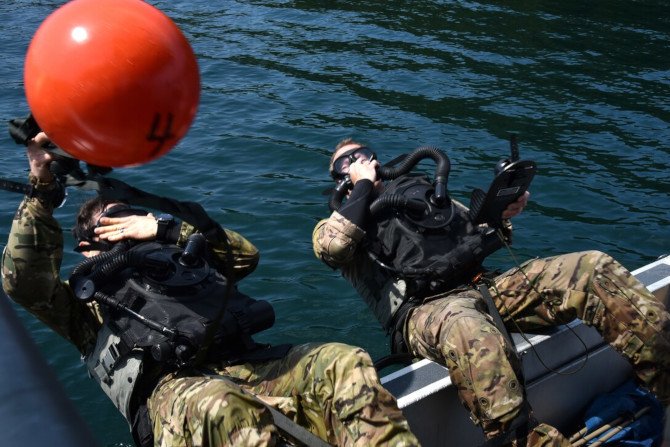 125. STS US Army ćwiczy nowe sposoby nurkowania