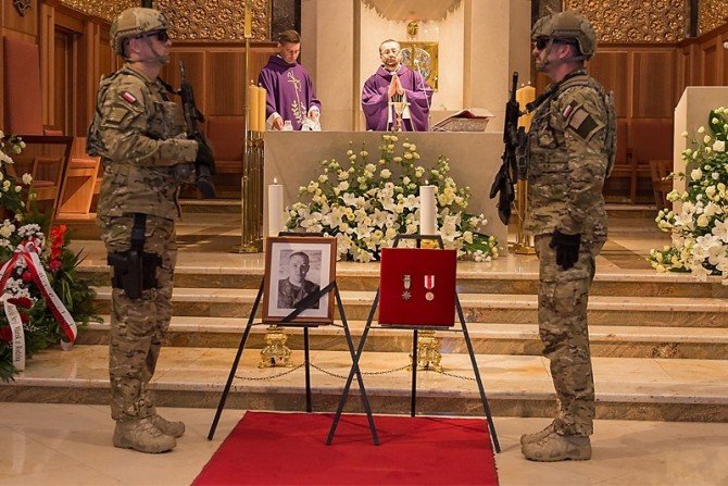 Polska: symboliczny pogrzeb żołnierza JW NIL