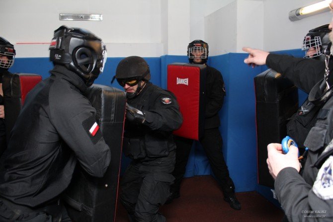 Szkolenie funkcjonariuszy Grup Interwencyjnych Służby Więziennej w COSSW w Kaliszu