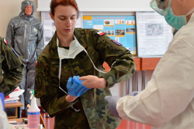 COVID-19: WCKMed szkoli żołnierzy do udzielania wsparcia medycznego