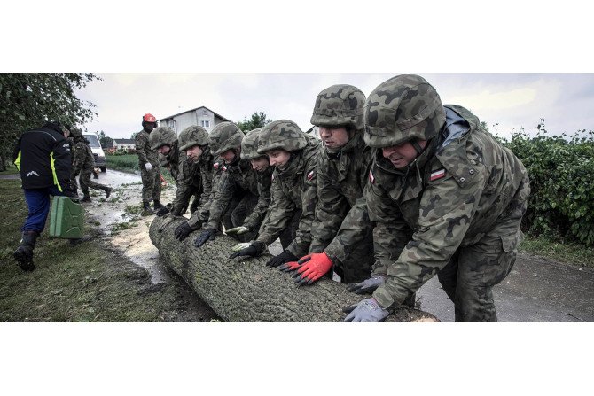 Powódź na południu Polski. Żołnierze pomagają w walce z żywiołem.