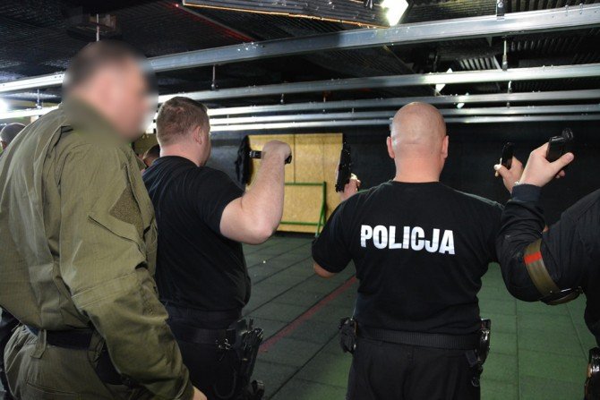 Szkolenie instruktorów strzelań w Wyższej Szkole Policji w Szczytnie