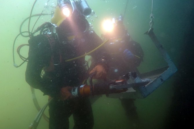 Szkolenie podwodne nurków