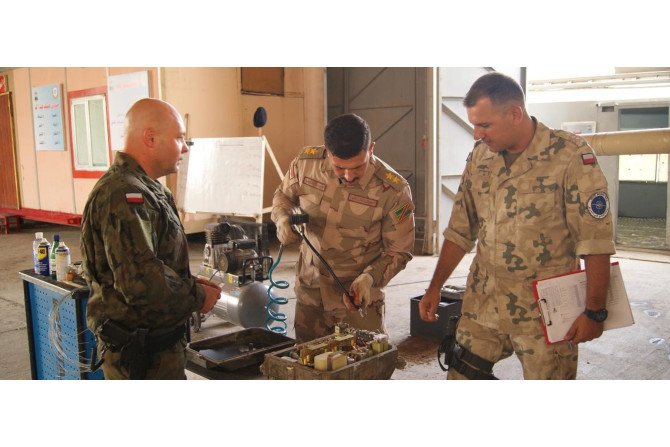 Szkolą irackich żołnierzy w ramach NMI