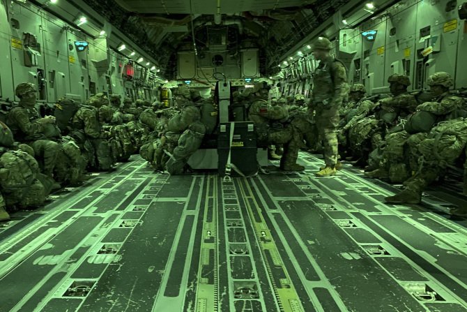 Żołnierze amerykańskiej 82. Dywizji Powietrznodesantowej zostaną wysłani do Europy