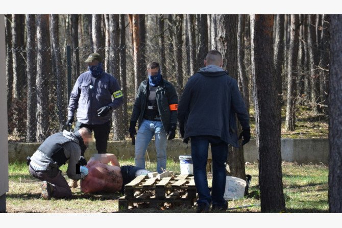 Podejrzyny o "kłucie" osób w Zielonce zatrzymany. Akcję wsparł SPKP w Warszawie