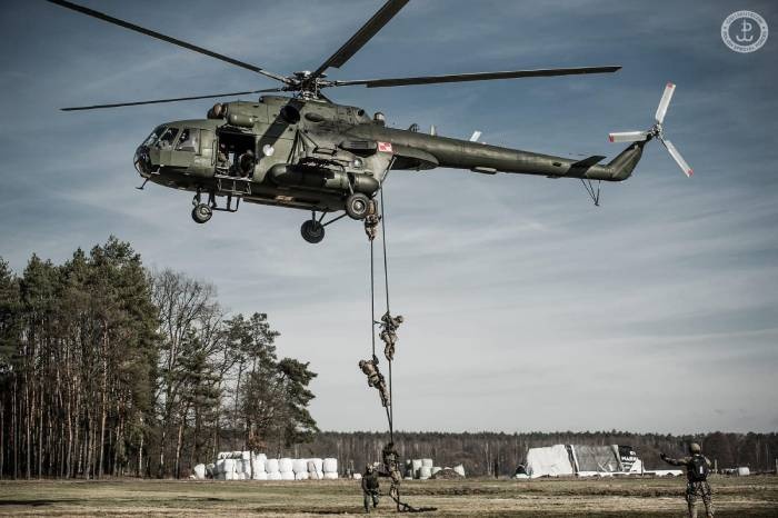 Polskie Wojska Specjalne szkoliły się z Czeskim Task Force HIPPO - galeria