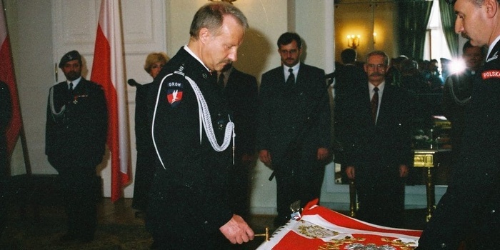Rocznica wręczenia sztandaru Jednostce Wojskowej GROM