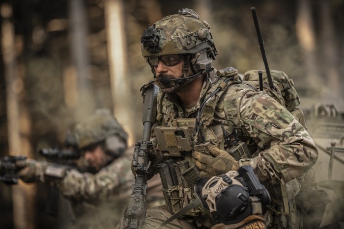 System interkomowy INVISIO Link™ i zestaw słuchawkowy INVISIO T30