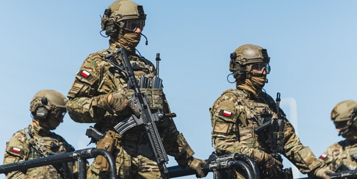 Służby mundurowe z nowymi zniżkami - także na paliwo