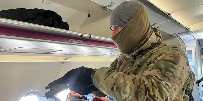 Antyterroryści ćwiczyli na pokładzie Airbusa A321neo na lotnisku w Gdańsku