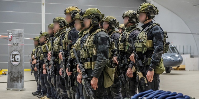 Uroczyste zakończenie kursu bazowego policjantów służby kontrterrorystycznej
