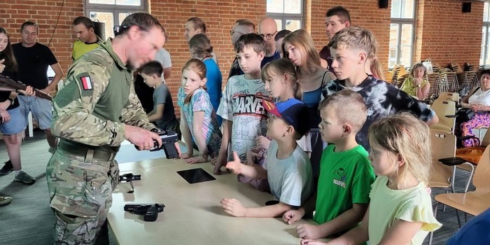 Żołnierze JW NIL na wakacyjnych warsztatach w Muzeum Armii Krajowej