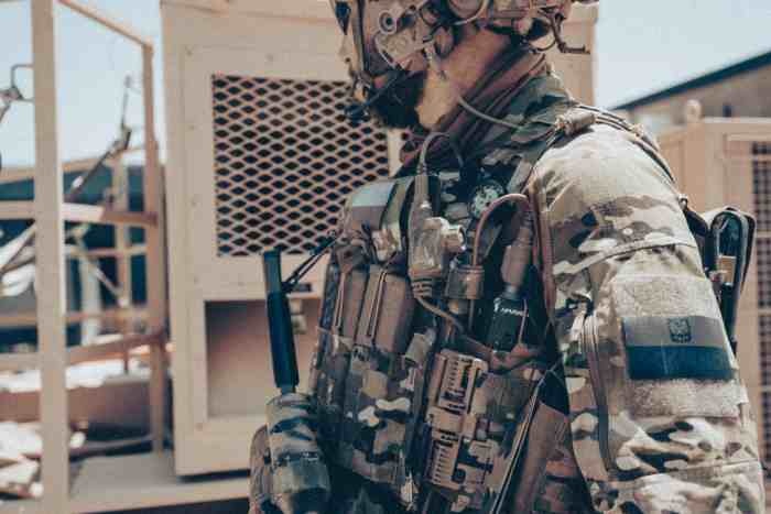 PLATE CARRIERS. FORGED IN POLAND.
