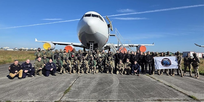 Funkcjonariusze ćwiczyli interwencje na pokładzie Airbusa A340