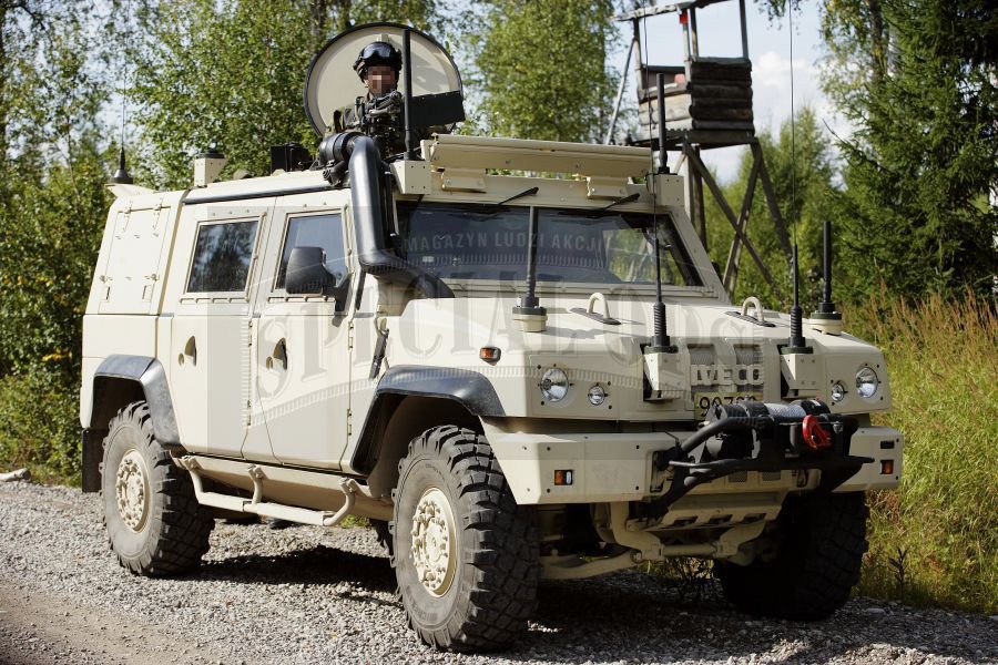 Dla jednostek operujących w Afganistanie, Iveco LMV nabyła również armia norweska. Widoczny na zdjęciu pojazd trafił do jednego z norweskich zespołów PRT (Provincional Reconstruction Team).
