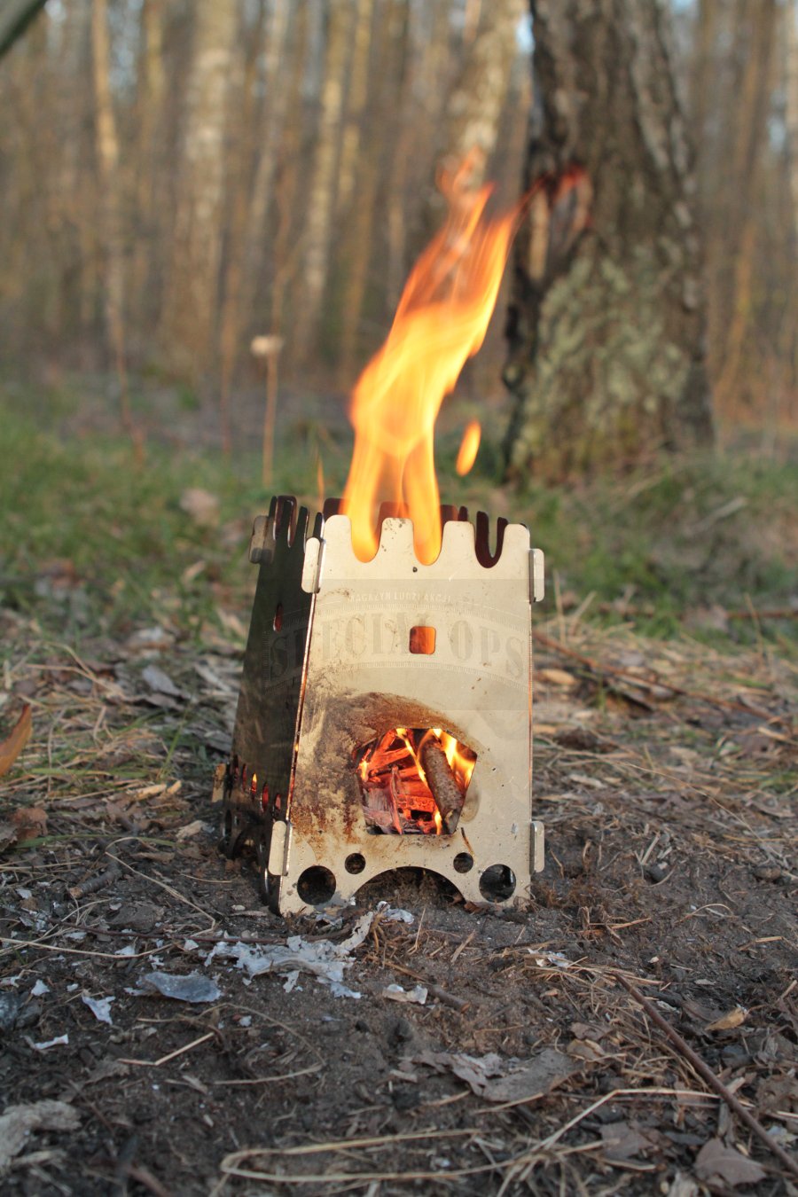 1. Hobo stove - kuchenka ekspedycyjna Survivaltech.