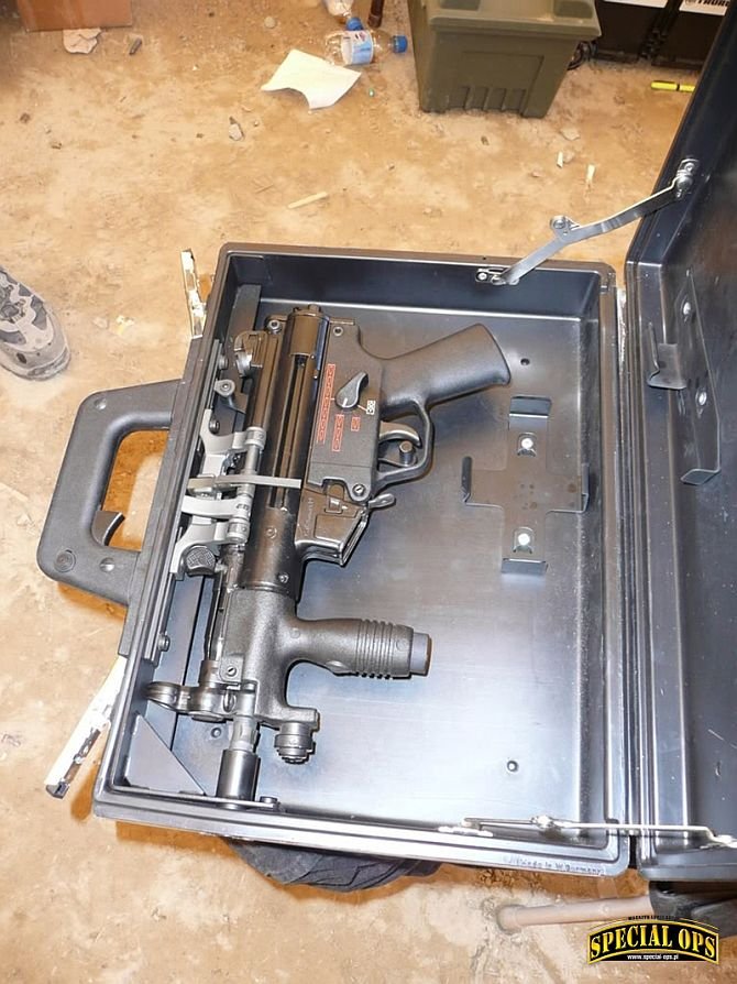 Fot. 7.  MP5K Brief Case.
