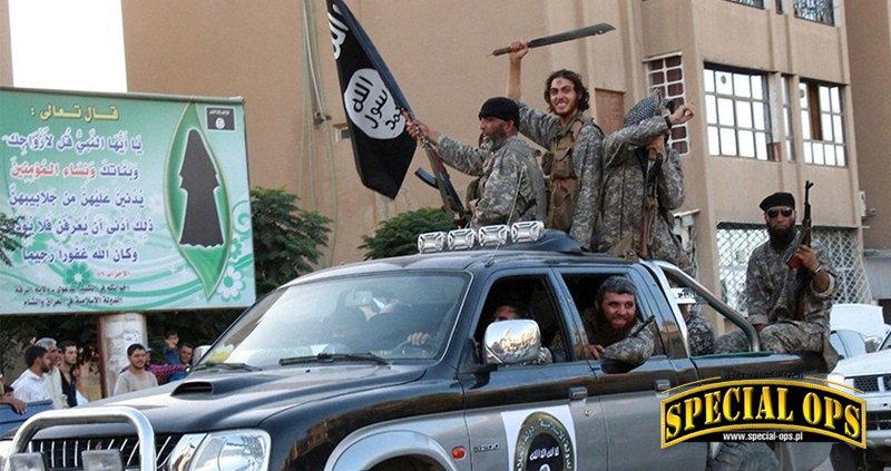 Bojownicy ISIS w syryjskim mieście Rakka