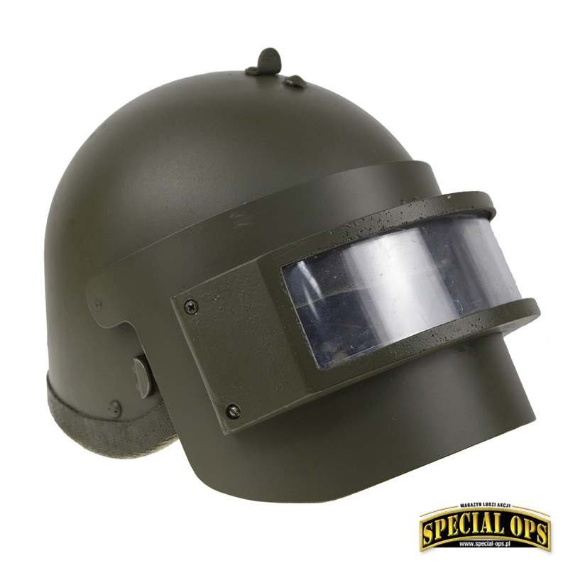 Radziecki 6B6-3 (dobrze widoczne inne niż w Tigach wyprofilowanie dolnej części osłony twarzy).