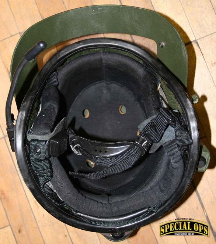 Wnętrze hełmu NII Stali „Ałtyn”.