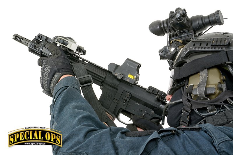 Subkbk GH-15 to interesująca propozycja broni do „czarnej taktyki” i specjalnych formacji policyjnych. Zdjęcie: GunsHelp