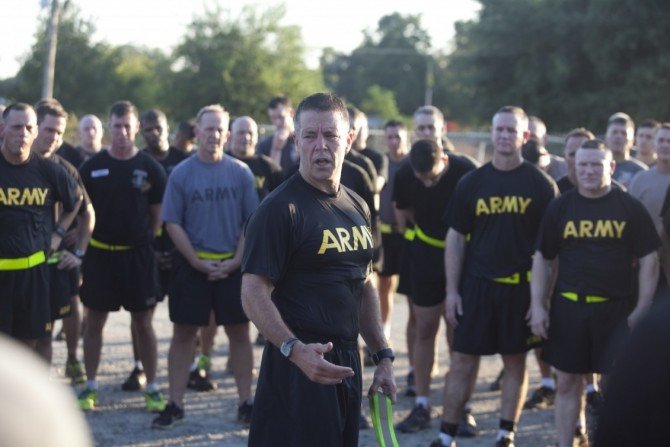 Generał Major Austin &ldquo;Scott&rdquo; Miller w trakcie ćwiczeń w Forcie Benning. Fot. Markeith Horace/ U.S. Army)