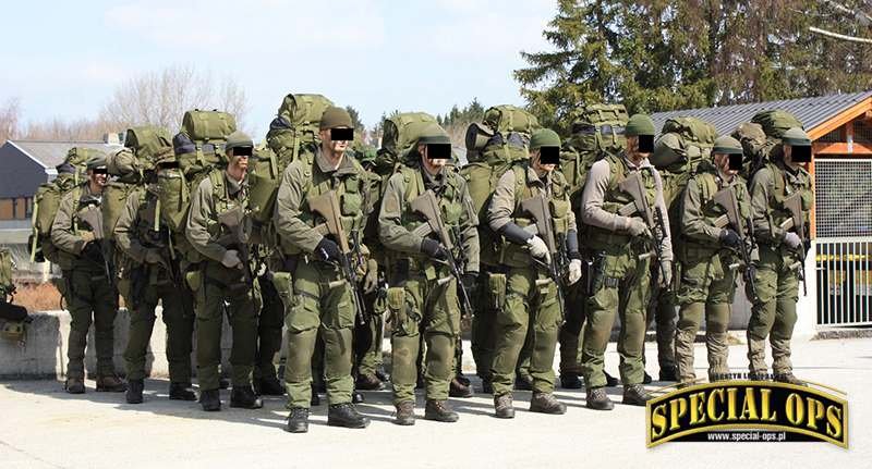 Spośród startujących w kursach Jagdkommando do zespołów bojowych zakwalifikowuje się do 15 procent.