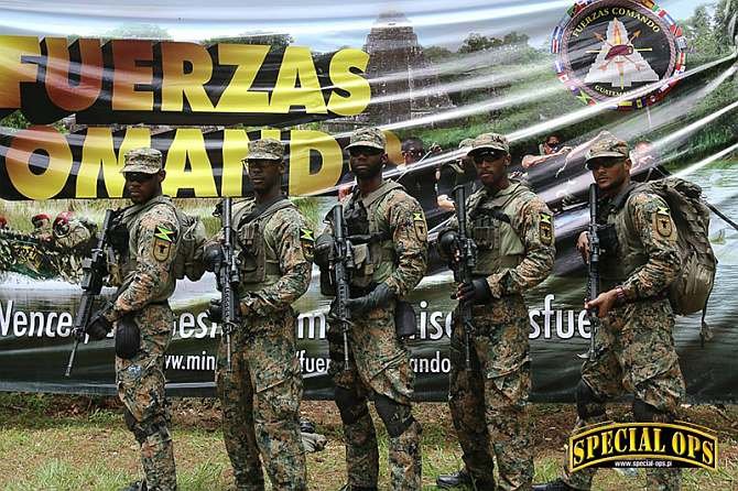 Jamajka: operatorzy i snajperzy z wojskowej jednostki kontrterrorystycznej CTOG (Counter Terrorism Operations Group)