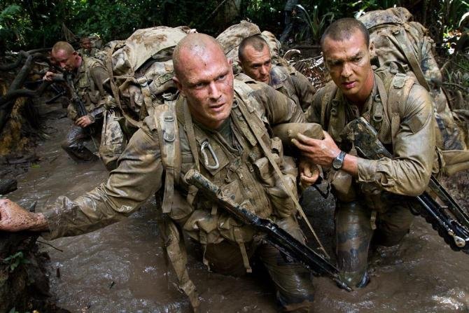 Legioniści podczas ekstremalnego treningu w Gujanie Francuskiej. Fot. reddit.com&nbsp;