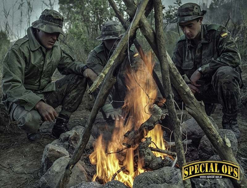 Kurs guerrilleros w EMMOE rozpoczyna faza selekcyjna. Sporo miejsca poświęca na zaawansowane techniki przetrwania w różnych warunkach (Técnicas de Supervivencia)  (fot. 2)