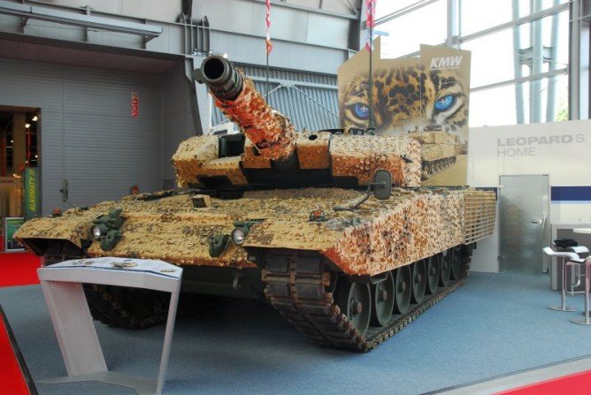 Jedna z propozycji modernizacji czołg&oacute;w Leopard 2 pokazana podczas ubiegłorocznego MSPO. Michał SItarski
&nbsp;