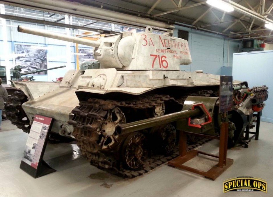 KV-1B - Muzeum Czołgów (The Tank Museum) w Bovington w Dorset.
