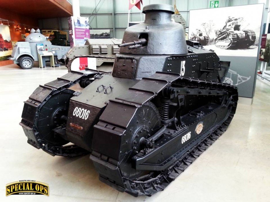 Renault FT-17 - Muzeum Czołgów (The Tank Museum) w Bovington w Dorset.