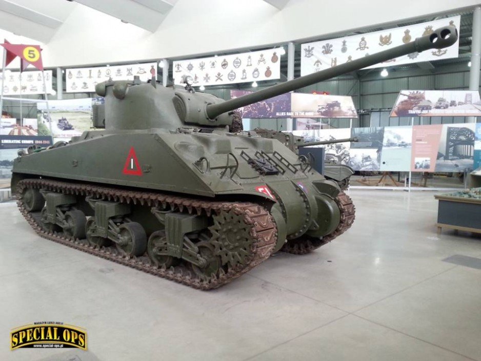 M4A4 Sherman Firefly - Muzeum Czołgów (The Tank Museum) w Bovington w Dorset.