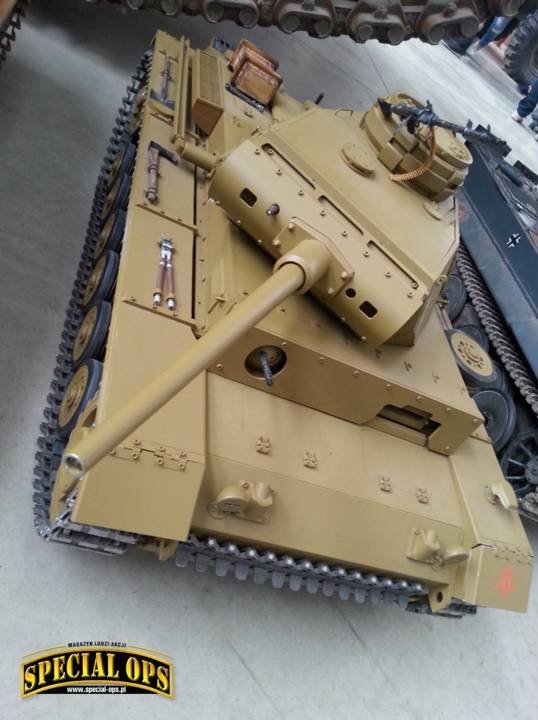 Ekspozycja modeli pojazdów pancernych, w dużej części ruchomych i zdalnie sterowanych podczas "Tiger Day 2016" w Muzeum Czołgów (The Tank Museum) w Bovington w Dorset.