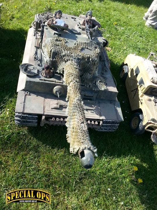 Ekspozycja modeli pojazdów pancernych, w dużej części ruchomych i zdalnie sterowanych podczas "Tiger Day 2016" w Muzeum Czołgów (The Tank Museum) w Bovington w Dorset.