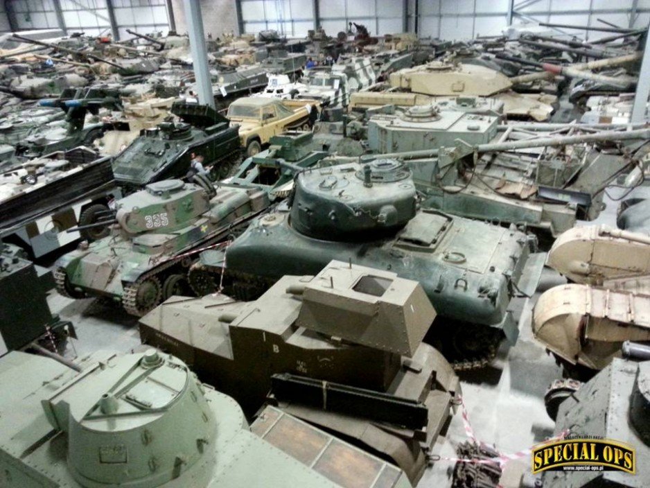 Warsztat, tudzież "centrum rekonstrukcyjne", czyli "Vehicle Conservation Center" w Muzeum Czołgów (The Tank Museum) w Bovington w Dorset.
