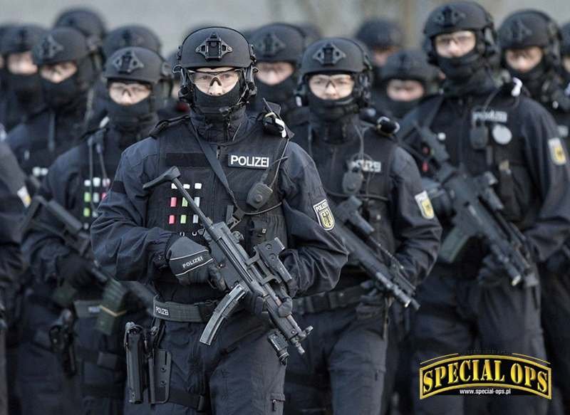 Policjanci nowej formacji antyterrorystycznej „BFE +” utworzonej pod koniec 2015 r. w niemieckiej Bundespolizei