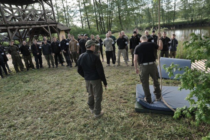 Liczba miejsc na szkoleniu w Bieszczadach jest ograniczona - w czterodniowym treningu będzie mogło wziąć udział tylko 25 os&oacute;b.
Fot. Camp Formoza
&nbsp;