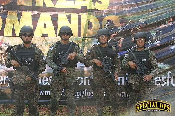 Salwador: reprezentanci jednostki do walki z terroryzmem CEAT (Comando Especial Antiterrorista)
