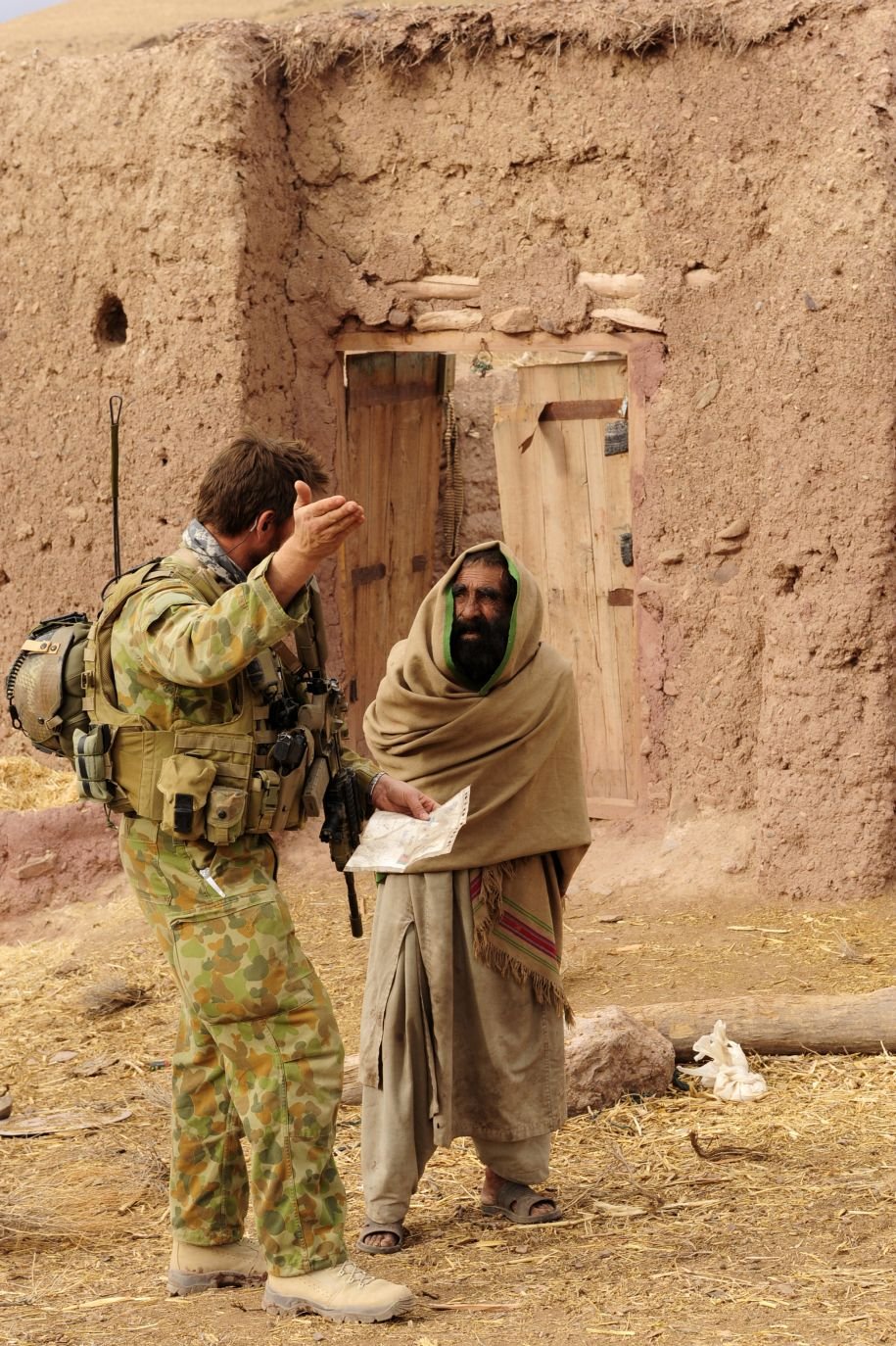 Australijski SAS Regiment początkowo wystawiał do działań w Afganistanie Task Force 
64, a od 2005 r. wraz z 1. i 2. Pułkiem Commando około 300-osobowy SOTG (TF 66).
