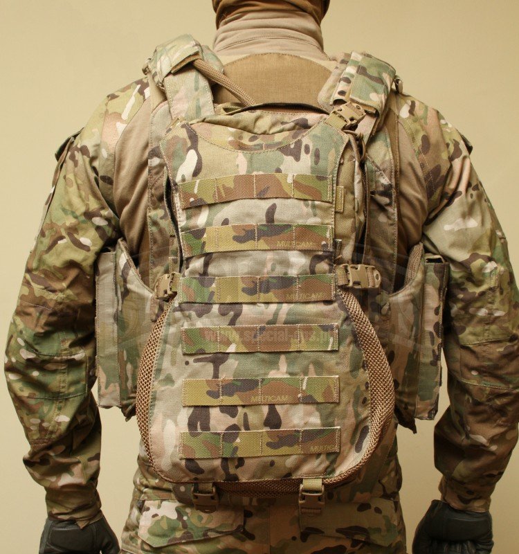 Lekki plecak szturmowy Assaulters Sustainment Pack, przeznaczony do przenoszenia dodatkowego wyposażenia, można nosić na kamizelce balistycznej, mocując go taśmami MOLLE/PALS lub samodzielnie, z dodatkowymi szelkami znajdującymi się w zestawie. Zmiana sp.