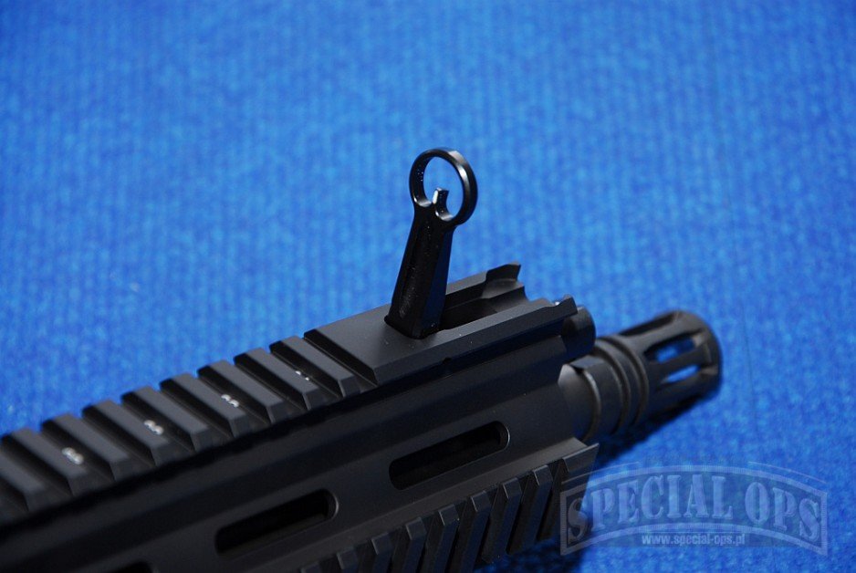 Składana muszka HK416A5 z lufą 11-calową.
