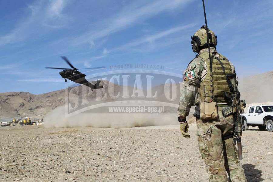Żołnierz FSK podczas akcji w Afganistanie.