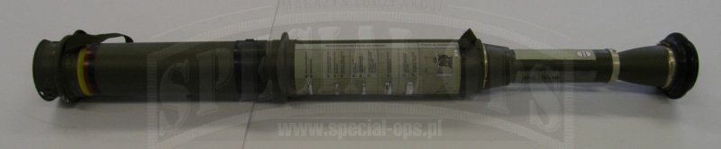 Jednorazowy granatnik RTG-75-MP z granatem z głowicą termobaryczną.