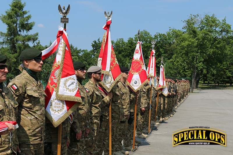 Poczty sztandarowe jednostek specjalnych podległych Dowództwu Komponentu Wojsk Specjalnych.