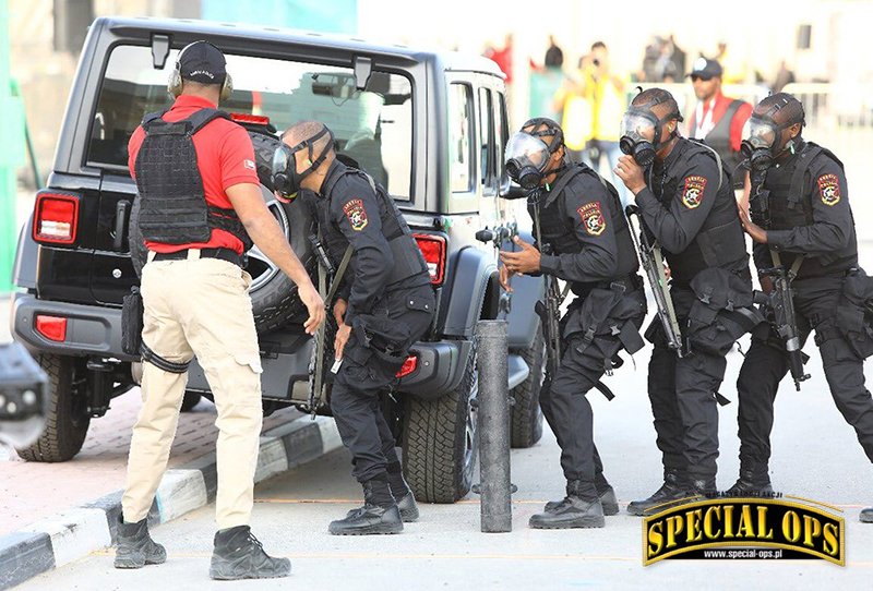 Zespół antyterrorystów PIR (Polícia de Intervenção Rápida) z Angoli. Zdjęcie: Dubai Police