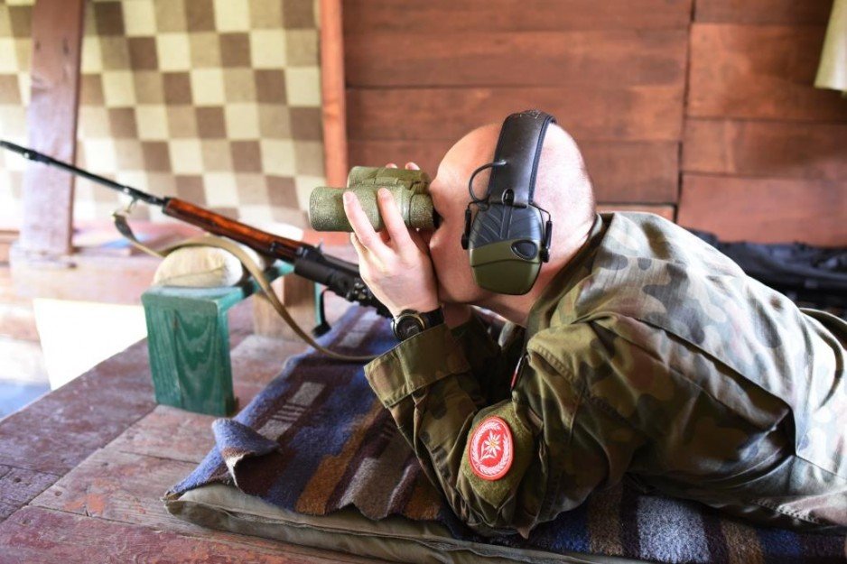 Wspólne szkolenie strzelców wyborowych z 1. Batalionu Strzelców Podhalańskich i policyjnych antyterrorystów (SPAP / SAT).